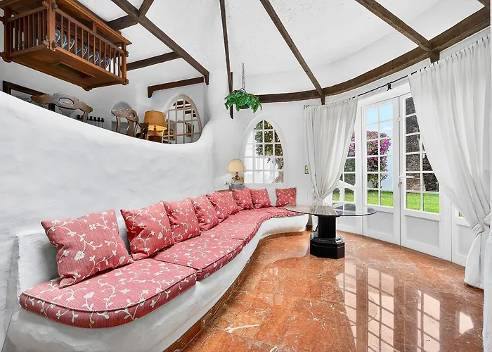 Villa With Moorish Charm And Panoramic Ocean Views *