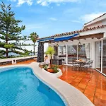 빌라 With Moorish Charm And Panoramic Ocean Views 로스 레알레호스