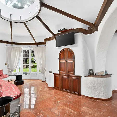 Villa With Moorish Charm And Panoramic Ocean Views *