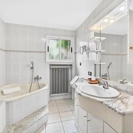 With Moorish Charm And Panoramic Ocean Views * Λος Ρεαλέχος
