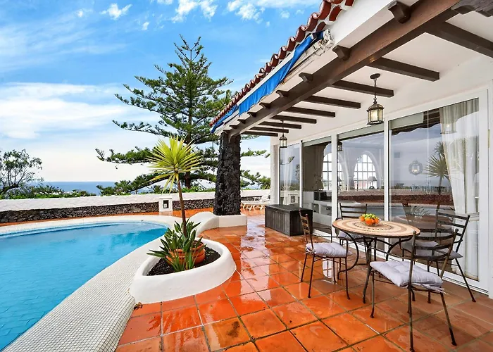 With Moorish Charm And Panoramic Ocean Views * Los Realejos