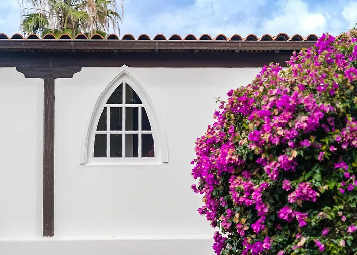 Villa With Moorish Charm And Panoramic Ocean Views *